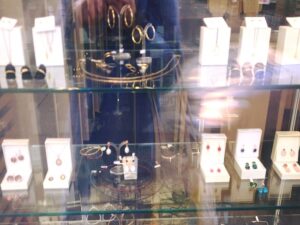 Buy gold silver Cologne best jewelry stores near you