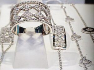Buy gold silver Marseille best jewelry stores near you