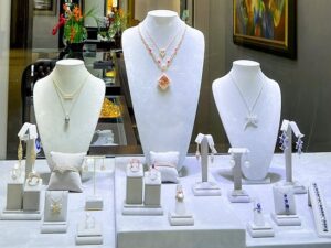 Buy gold silver Maui best jewelry stores near you