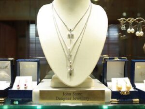Buy gold silver Brisbane best jewelry stores near you